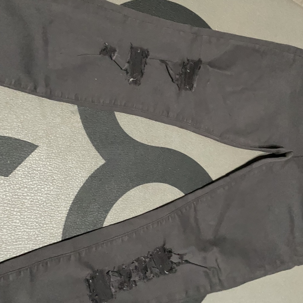NWT J Brand cropped jeans in demented grey. - Picture 2 of 7